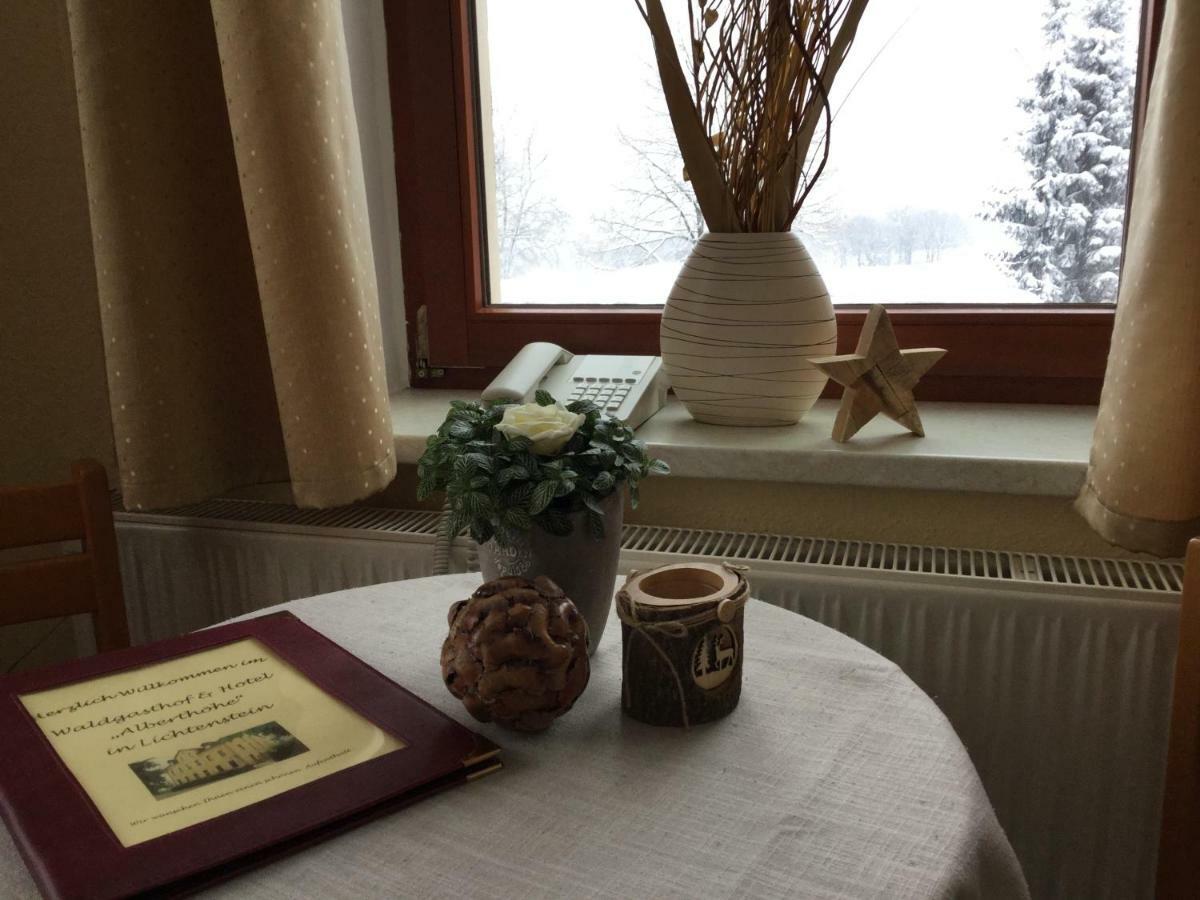 Waldgasthof & Hotel Alberthoehe Lichtenstein  Esterno foto